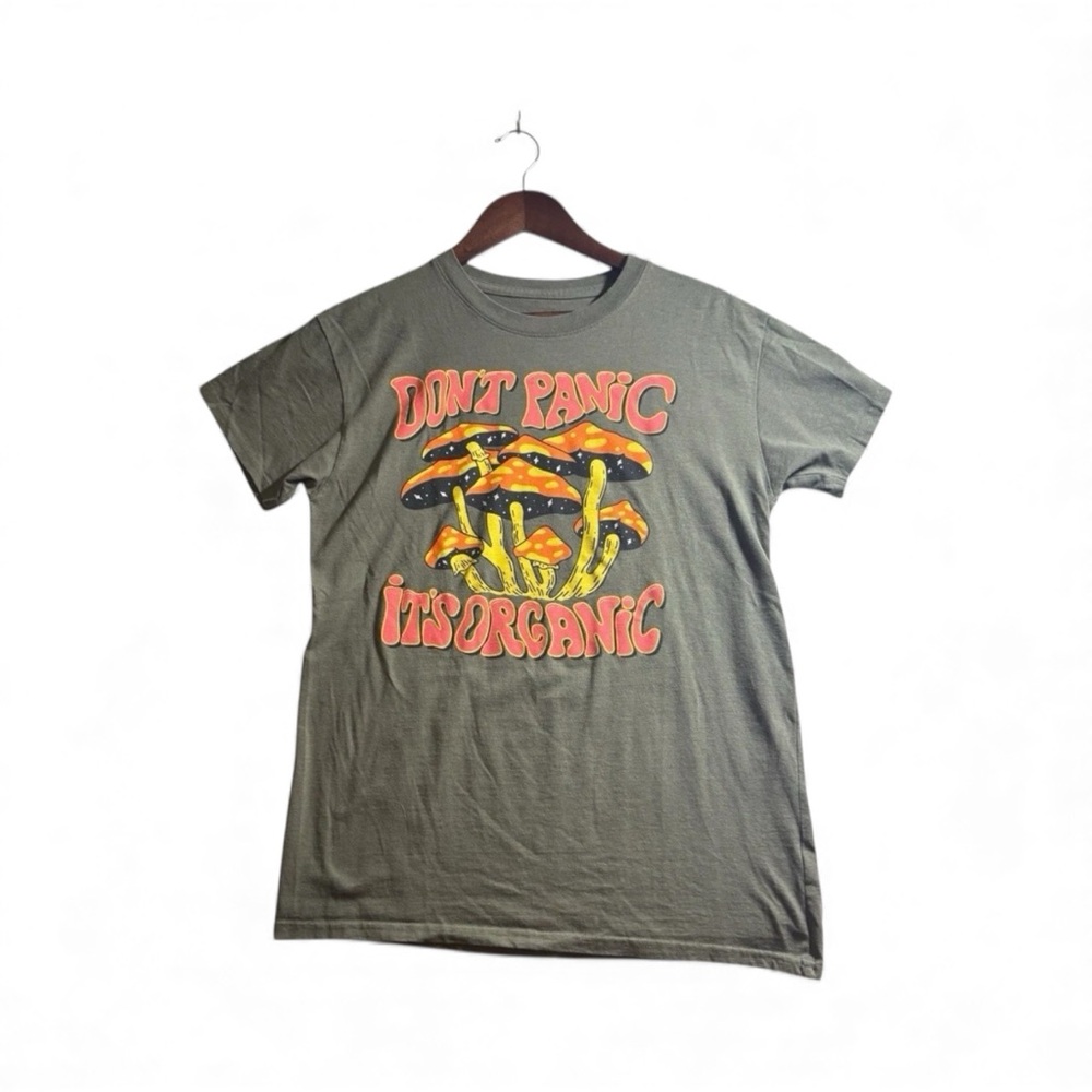 Women's Mushroom “Don’t panic it’s organic” Graphic Short Sleeve Tee size m